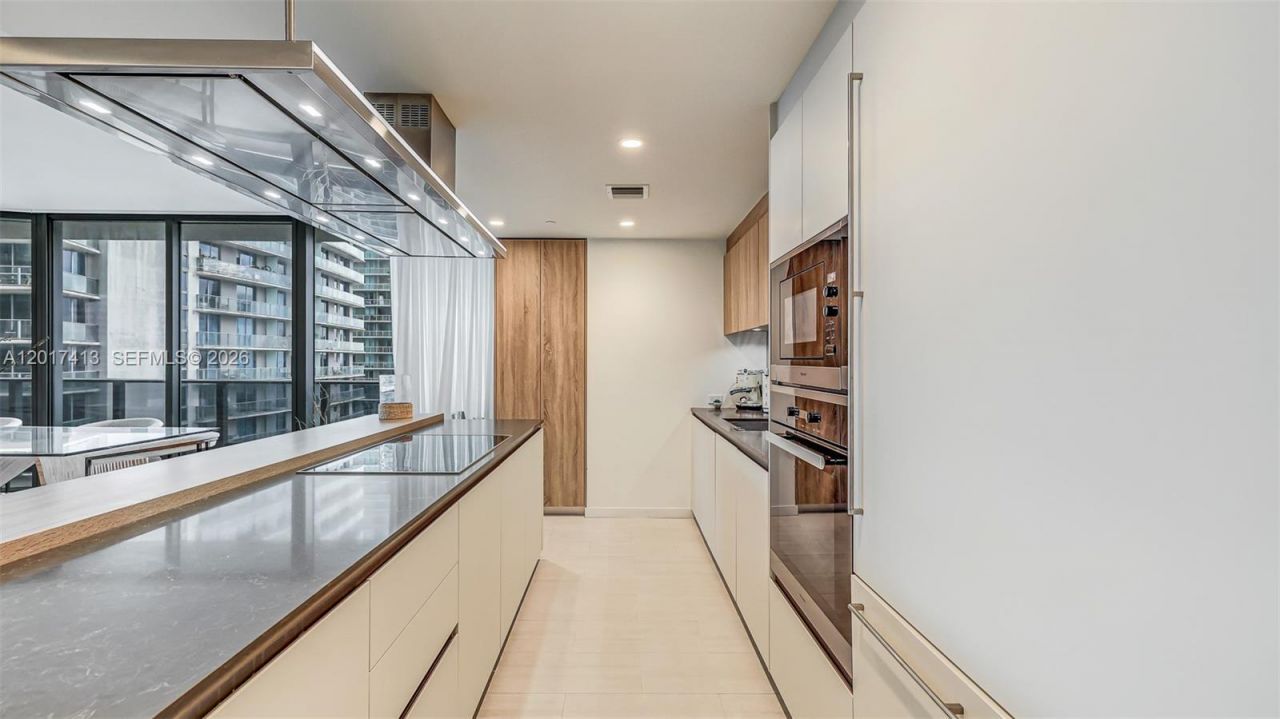 1000 Brickell Plz , Unit 3002, Miami, FL 33131 Photo