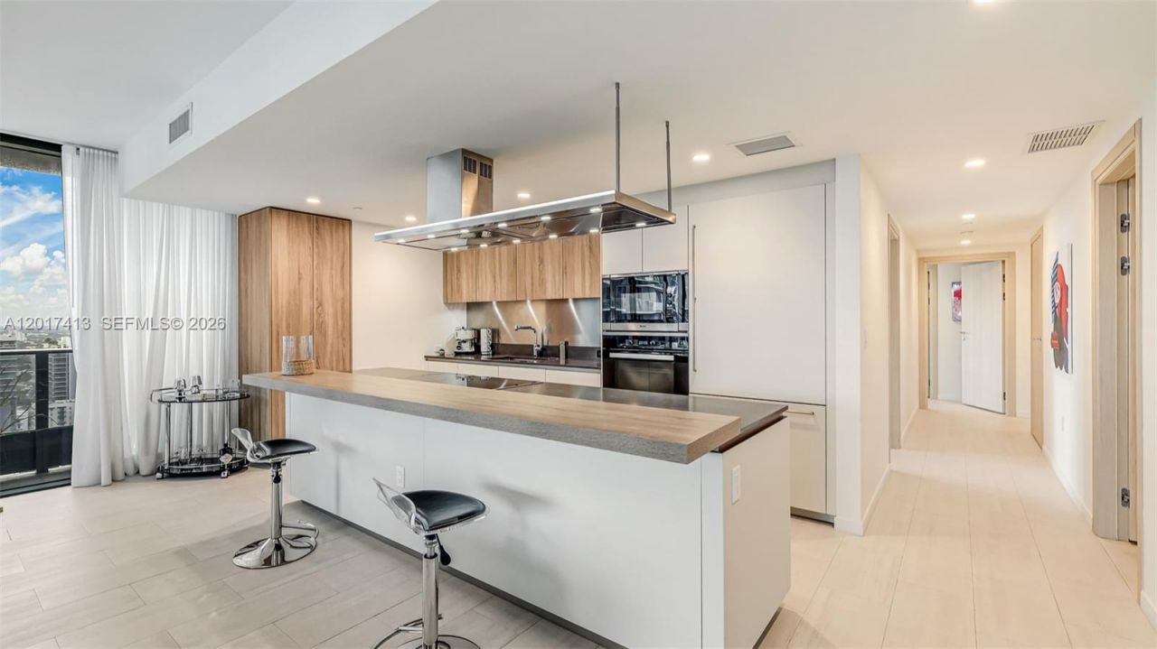 1000 Brickell Plz , Unit 3002, Miami, FL 33131 Photo