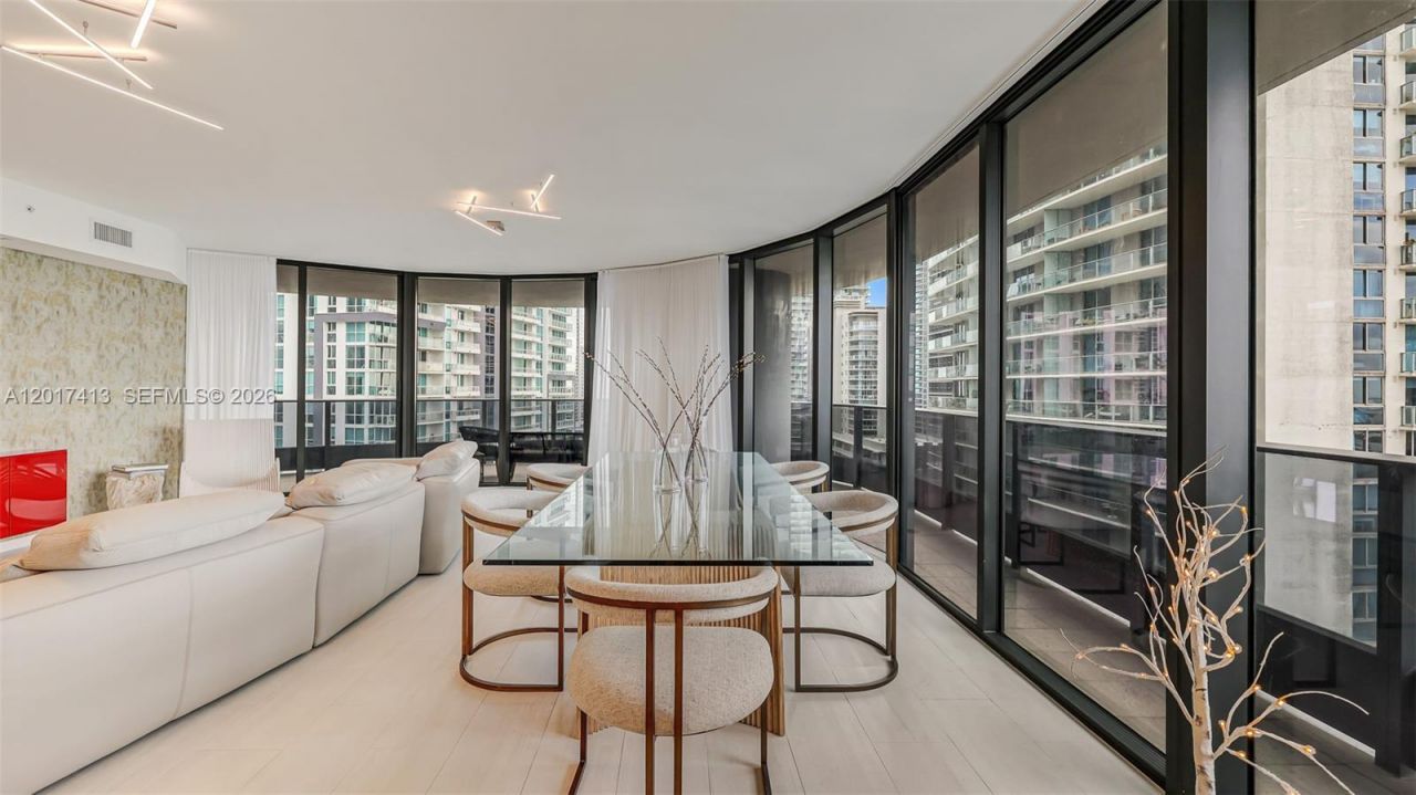 1000 Brickell Plz , Unit 3002, Miami, FL 33131 Photo