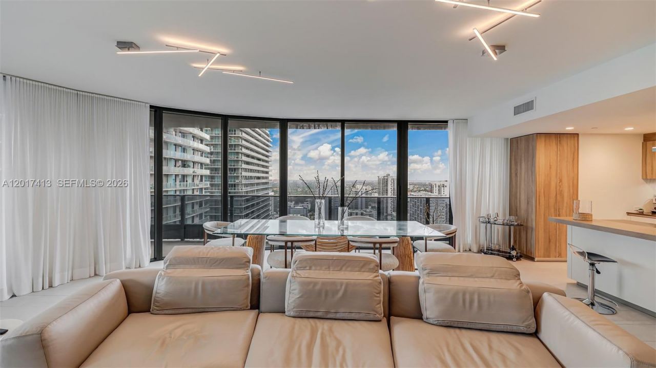 1000 Brickell Plz , Unit 3002, Miami, FL 33131 Photo
