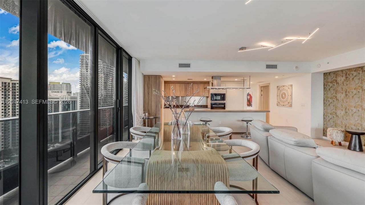 1000 Brickell Plz , Unit 3002, Miami, FL 33131 Photo