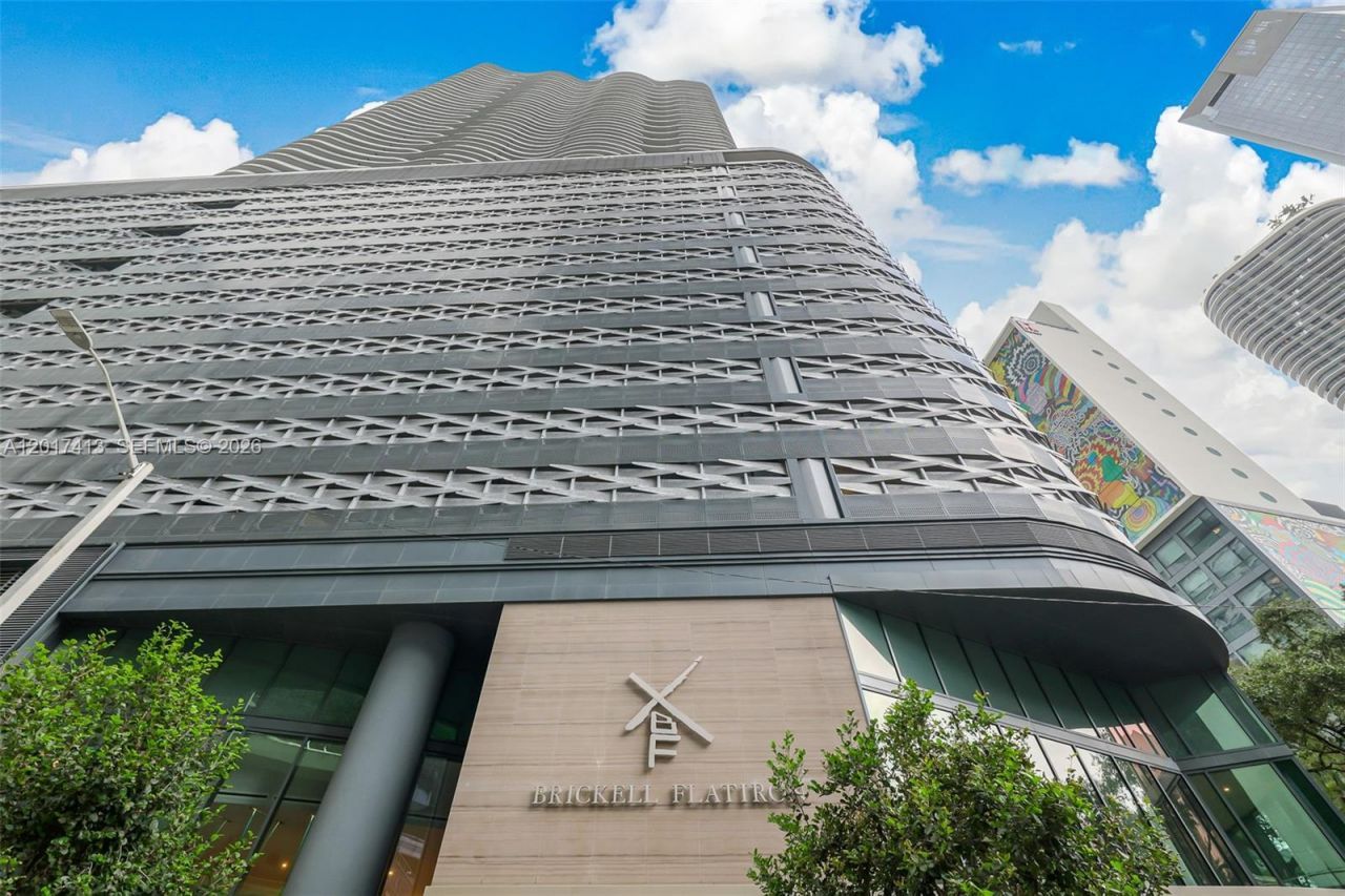 1000 Brickell Plz , Unit 3002, Miami, FL 33131 Photo