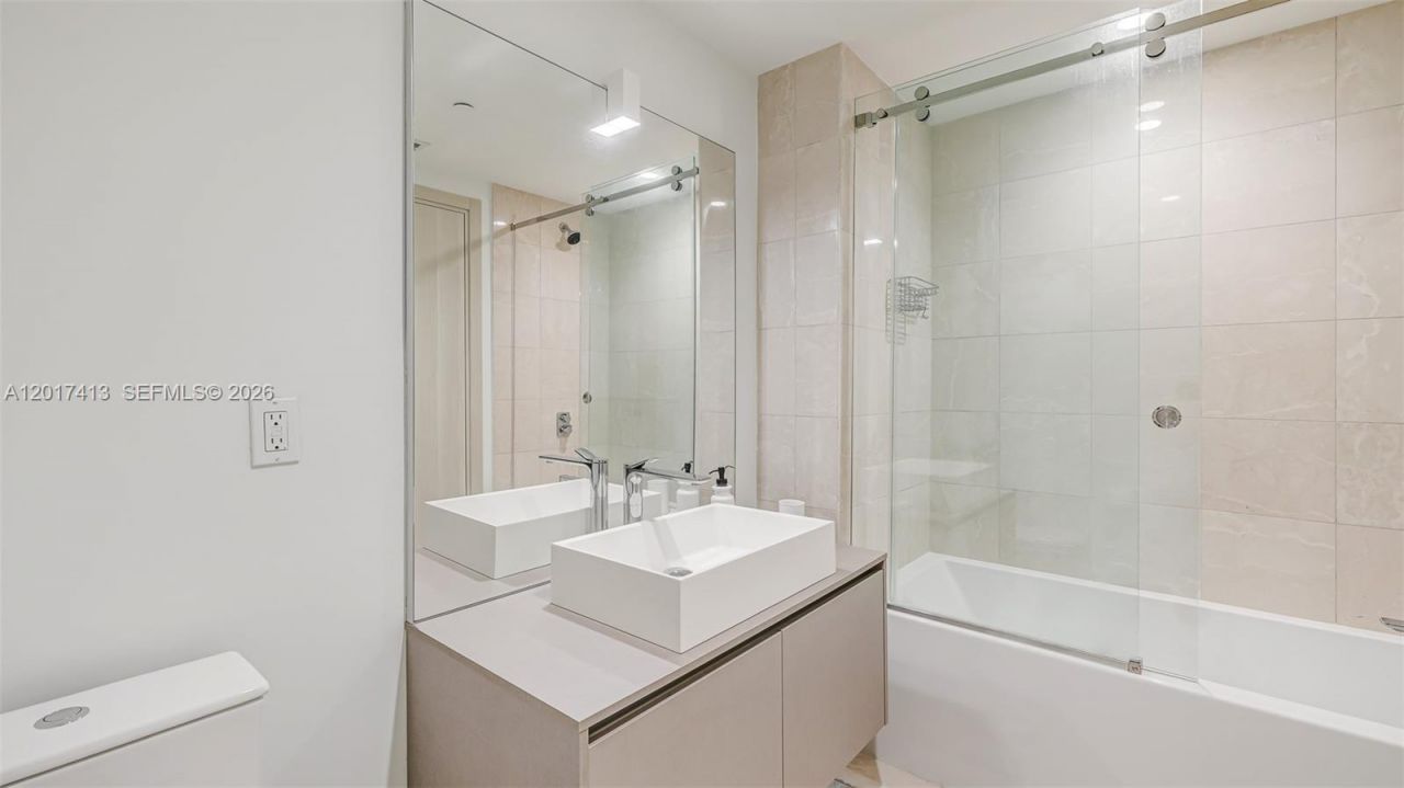 1000 Brickell Plz , Unit 3002, Miami, FL 33131 Photo