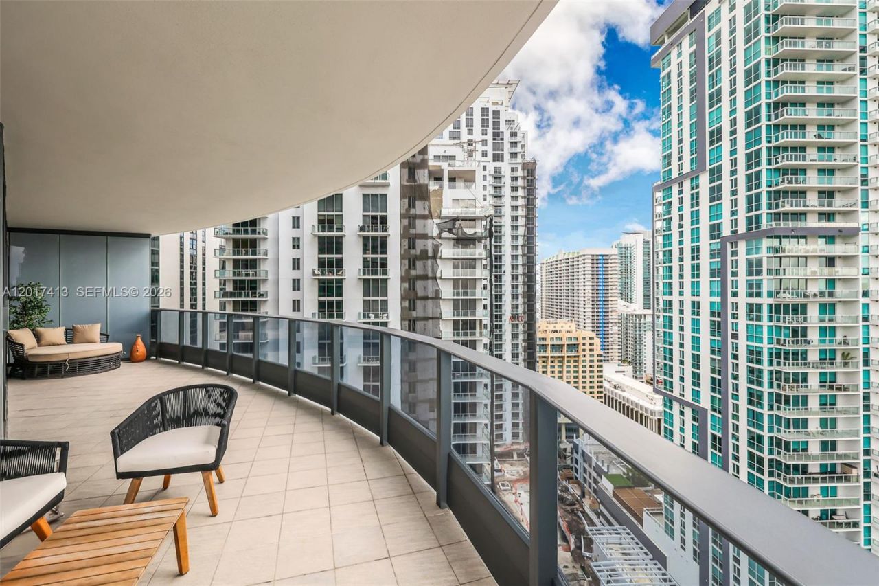 1000 Brickell Plz , Unit 3002, Miami, FL 33131 Photo