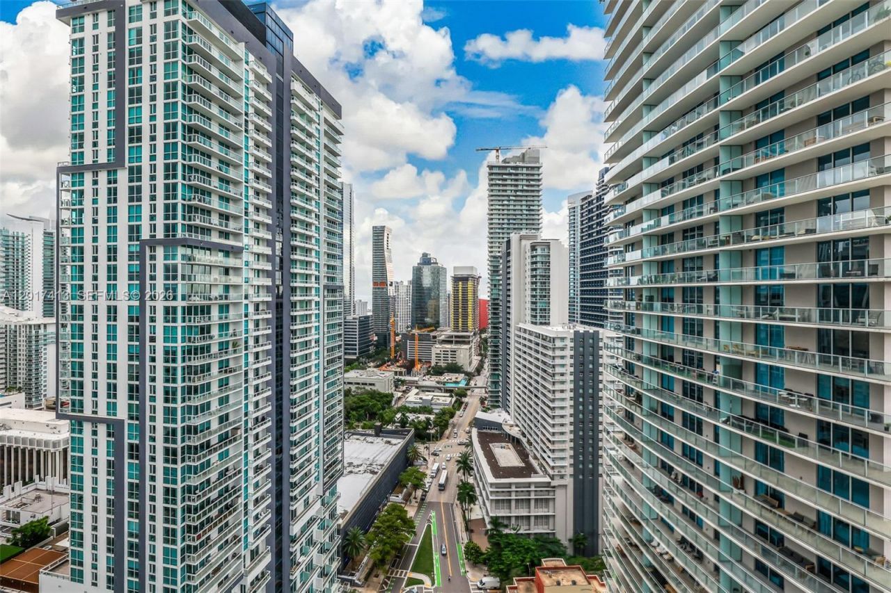 1000 Brickell Plz , Unit 3002, Miami, FL 33131 Photo