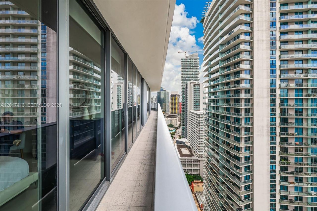 1000 Brickell Plz , Unit 3002, Miami, FL 33131 Photo