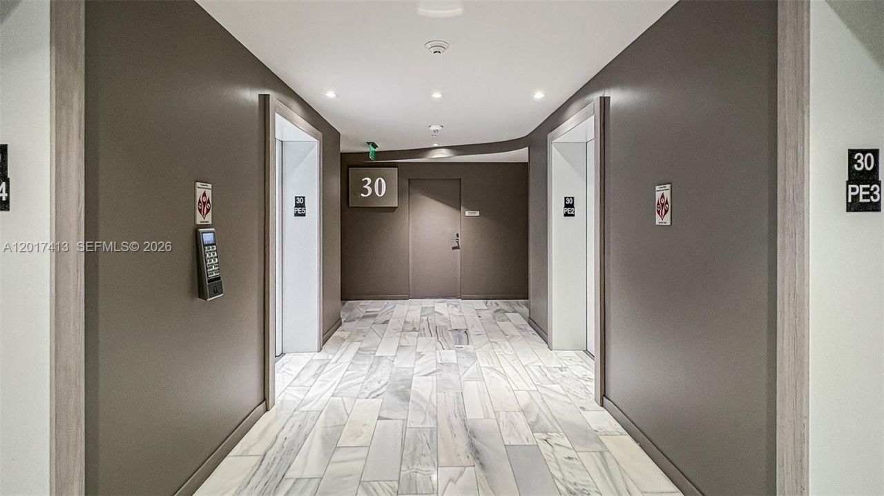 1000 Brickell Plz , Unit 3002, Miami, FL 33131 Photo
