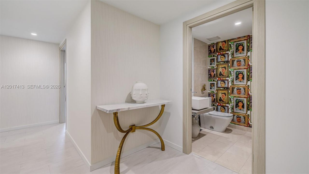 1000 Brickell Plz , Unit 3002, Miami, FL 33131 Photo