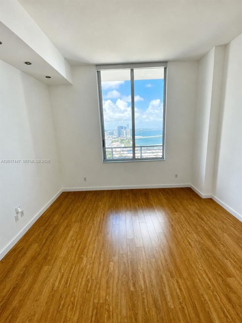 325 S Biscayne Blvd , Unit UPH24, Miami, FL 33131 Photo