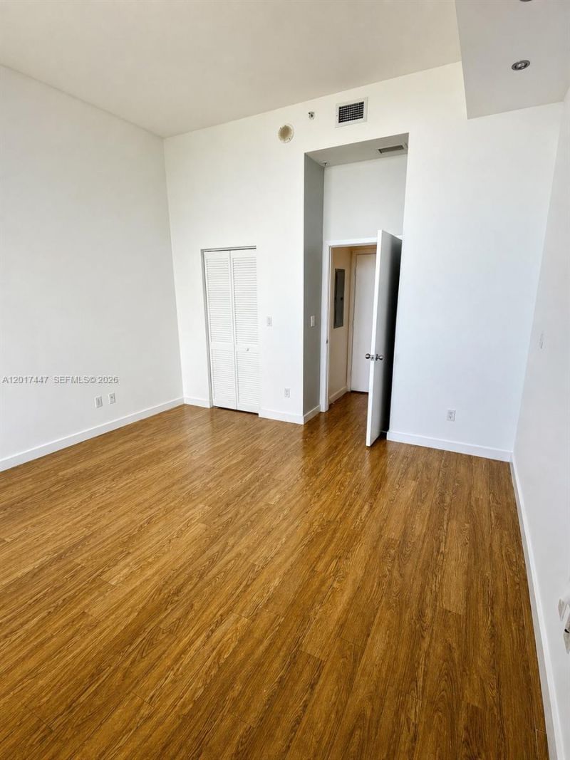 325 S Biscayne Blvd , Unit UPH24, Miami, FL 33131 Photo