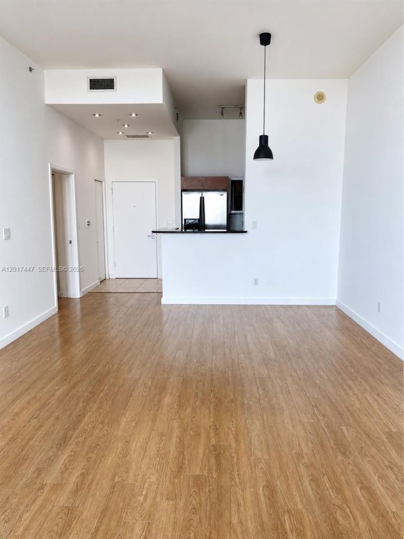 325 S Biscayne Blvd , Unit UPH24, Miami, FL 33131 Photo