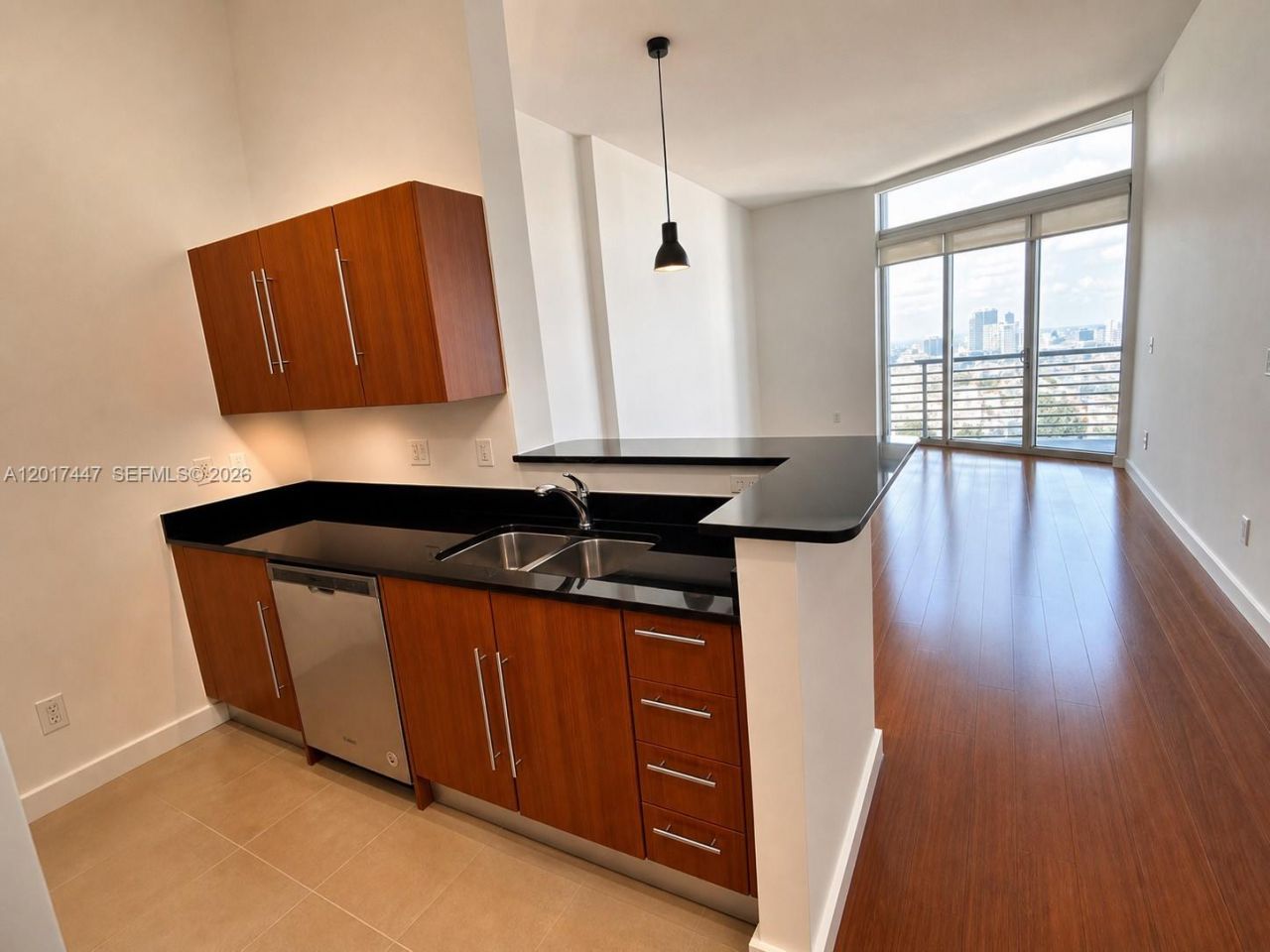 325 S Biscayne Blvd , Unit UPH24, Miami, FL 33131 Photo