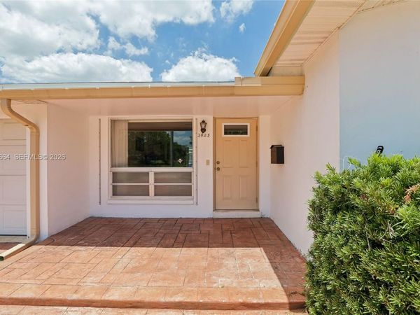 3925 Washington St, Hollywood, FL 33021