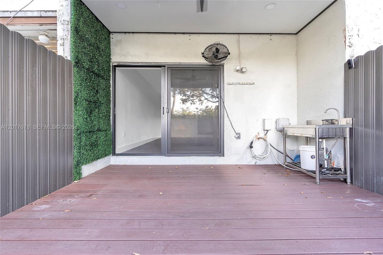 1901 NW S River Dr , Unit 28C, Miami, FL 33125 Photo