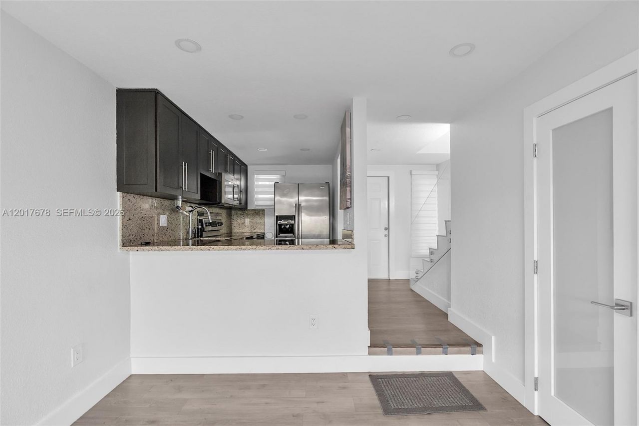 1901 NW S River Dr , Unit 28C, Miami, FL 33125 Photo