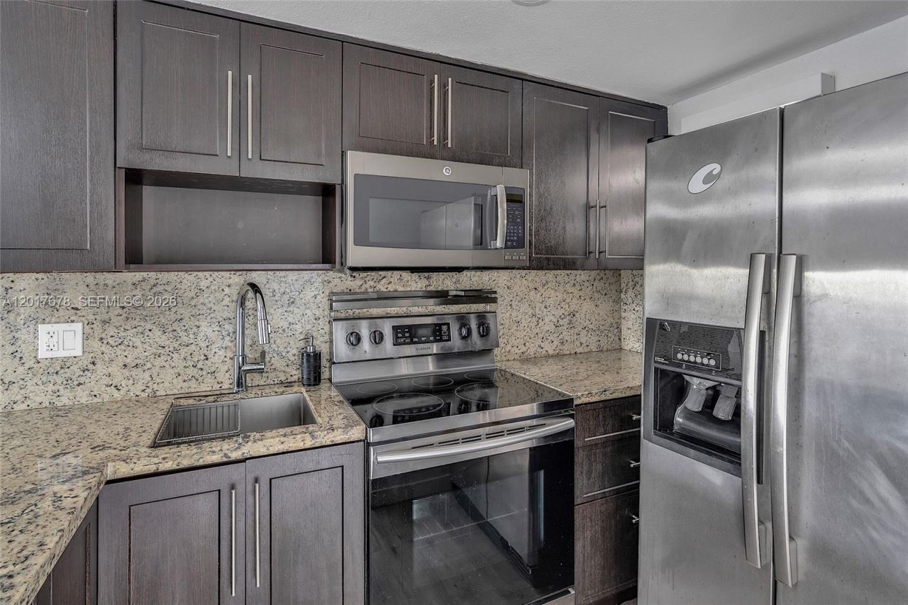 1901 NW S River Dr , Unit 28C, Miami, FL 33125 Photo