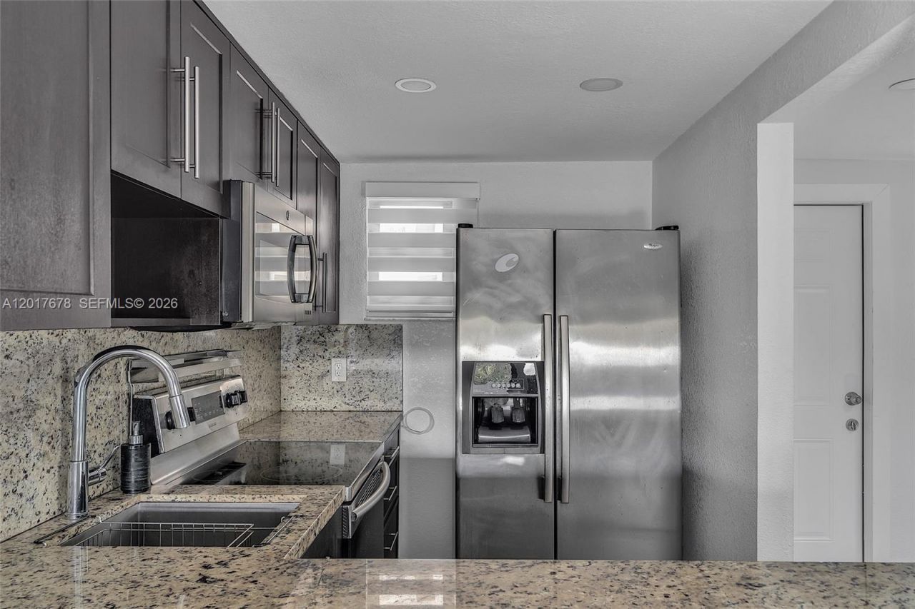 1901 NW S River Dr , Unit 28C, Miami, FL 33125 Photo