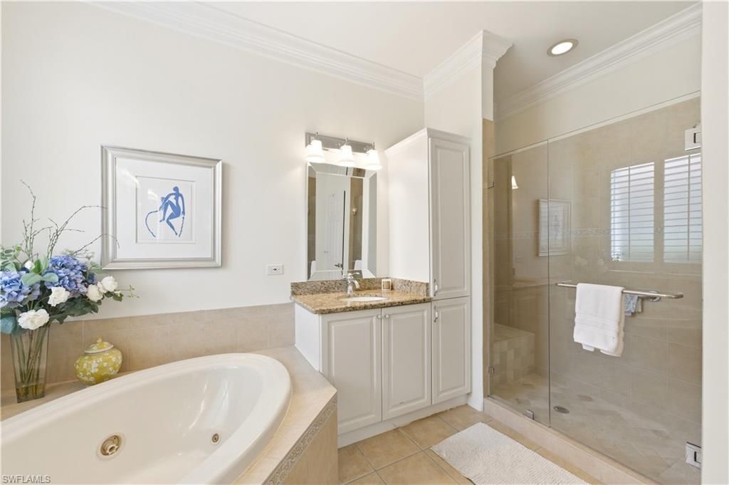 5640 Lago Villaggio Way , Naples, FL 34104 Photo