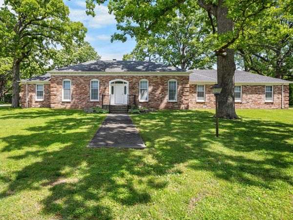 714 N Claud Avenue , Bolivar, MO 65613
