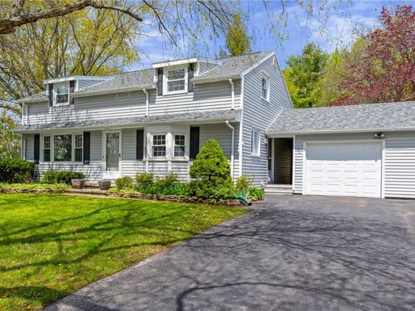 94 Thorncliff Road, Spencerport, NY 14559