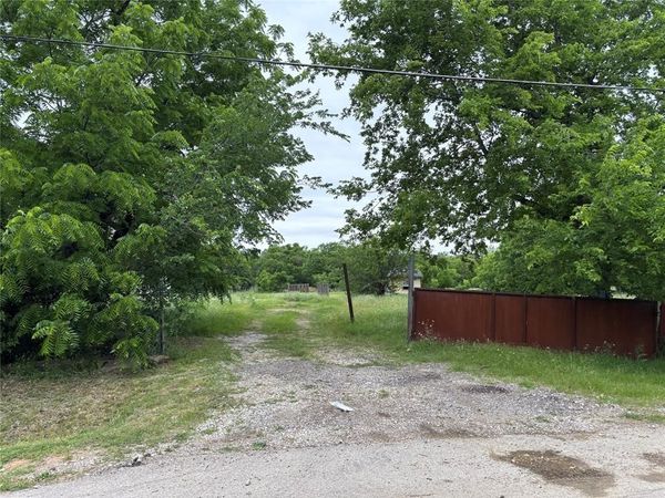 4621 Lake Park Drive, The Colony, TX 75056