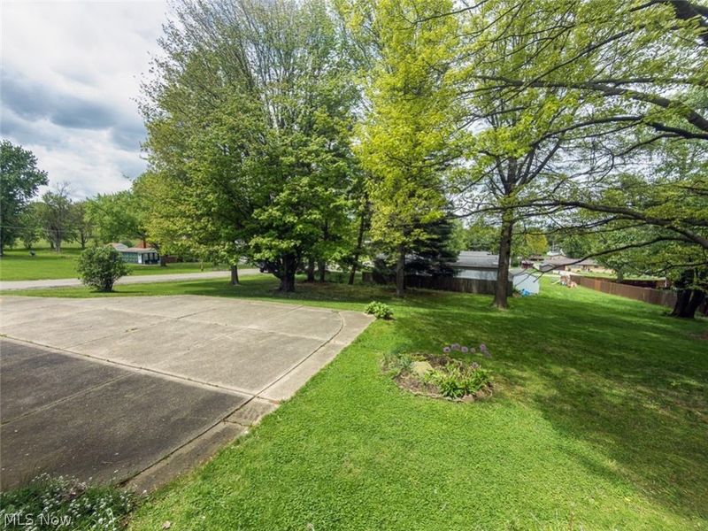 325 Faircrest Street SW, Canton, OH 44706 Photo 9