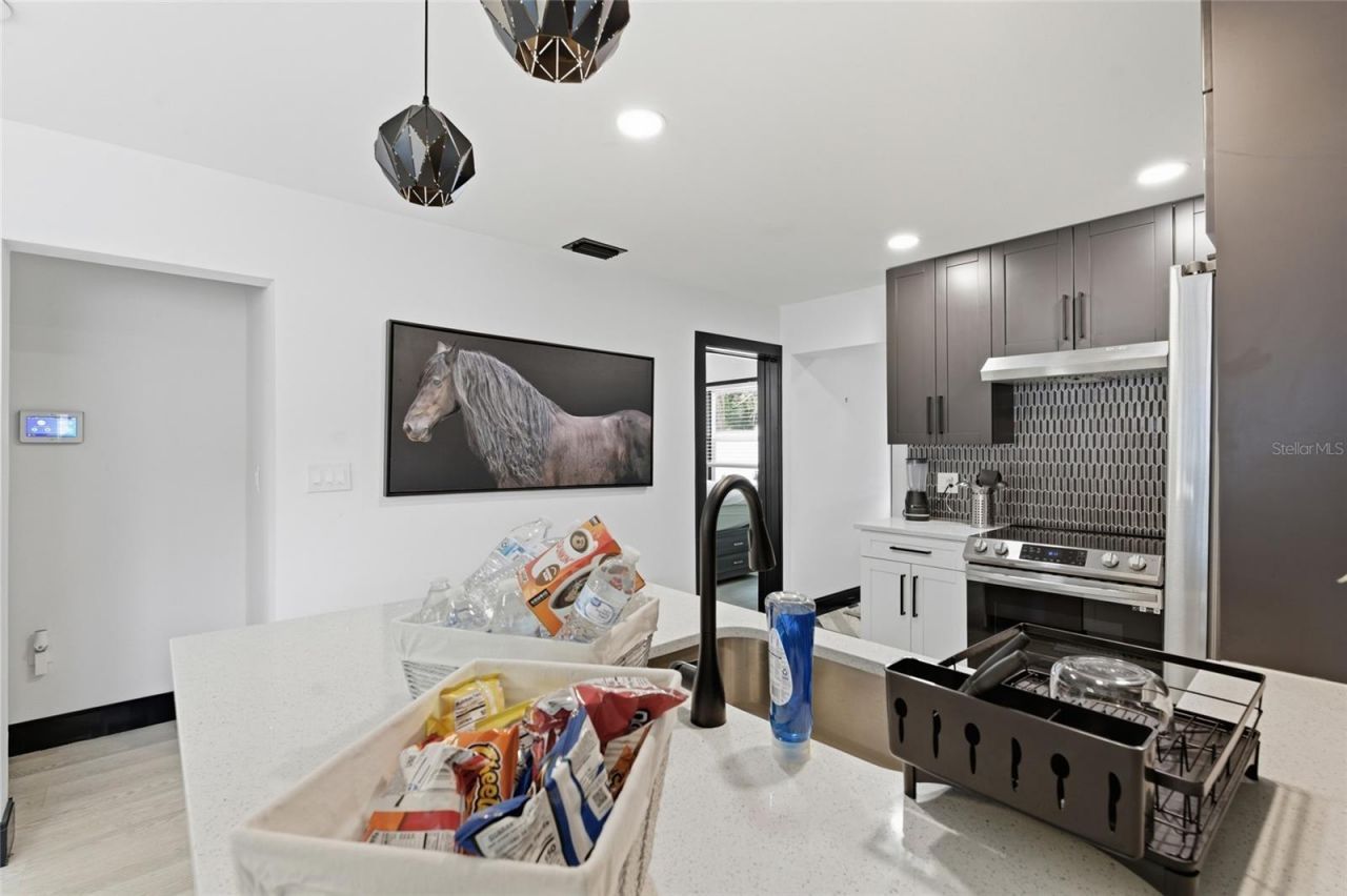 2111 42nd Street S, Saint Petersburg, FL 33711 Photo