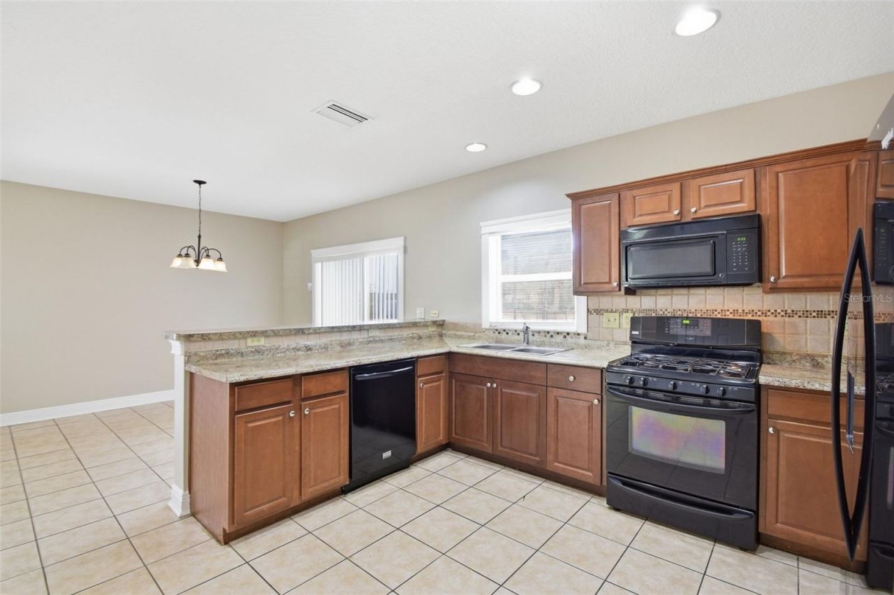 6409 Bridgecrest Drive , Lithia, FL 33547 Photo