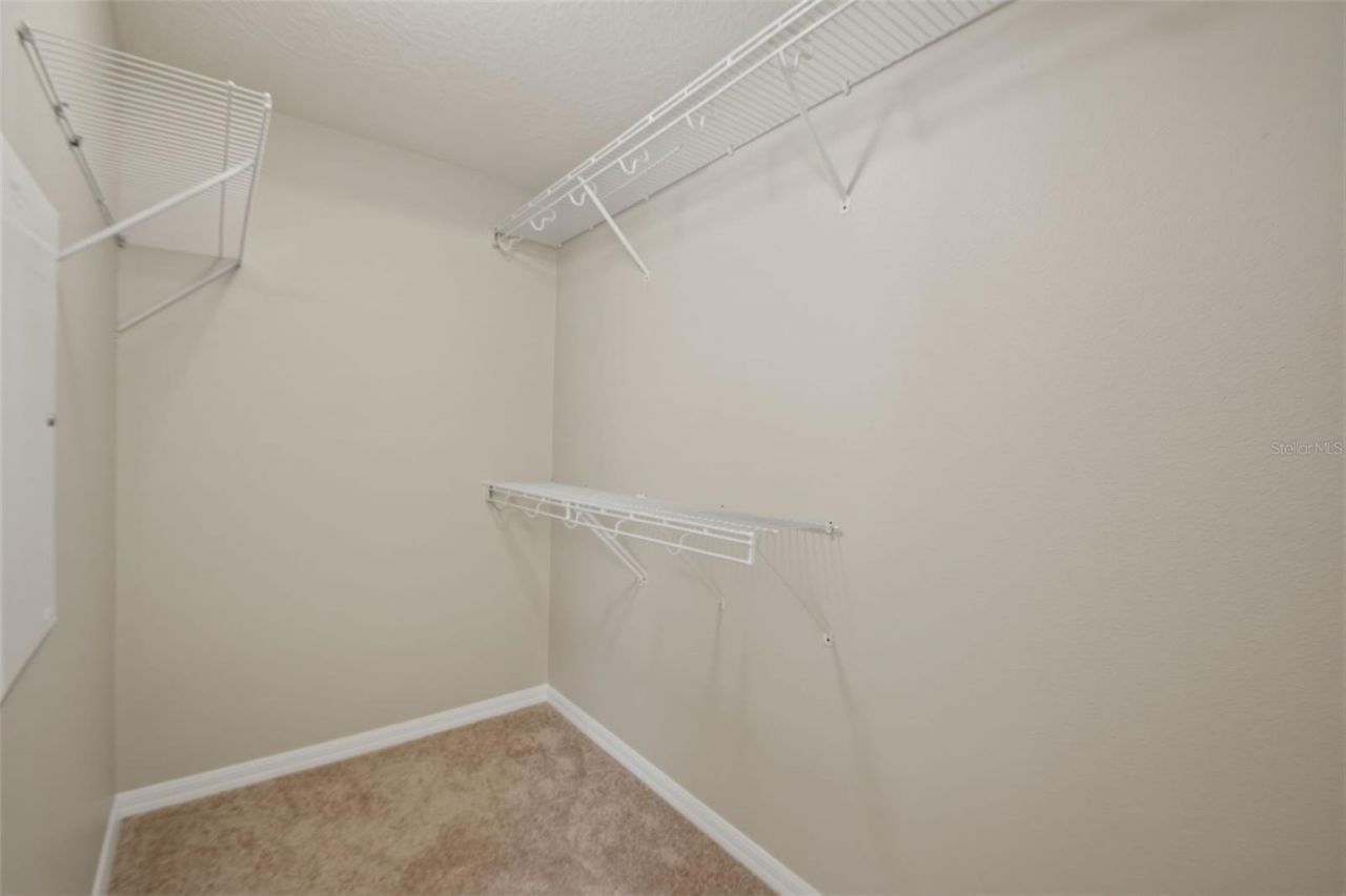 6409 Bridgecrest Drive , Lithia, FL 33547 Photo