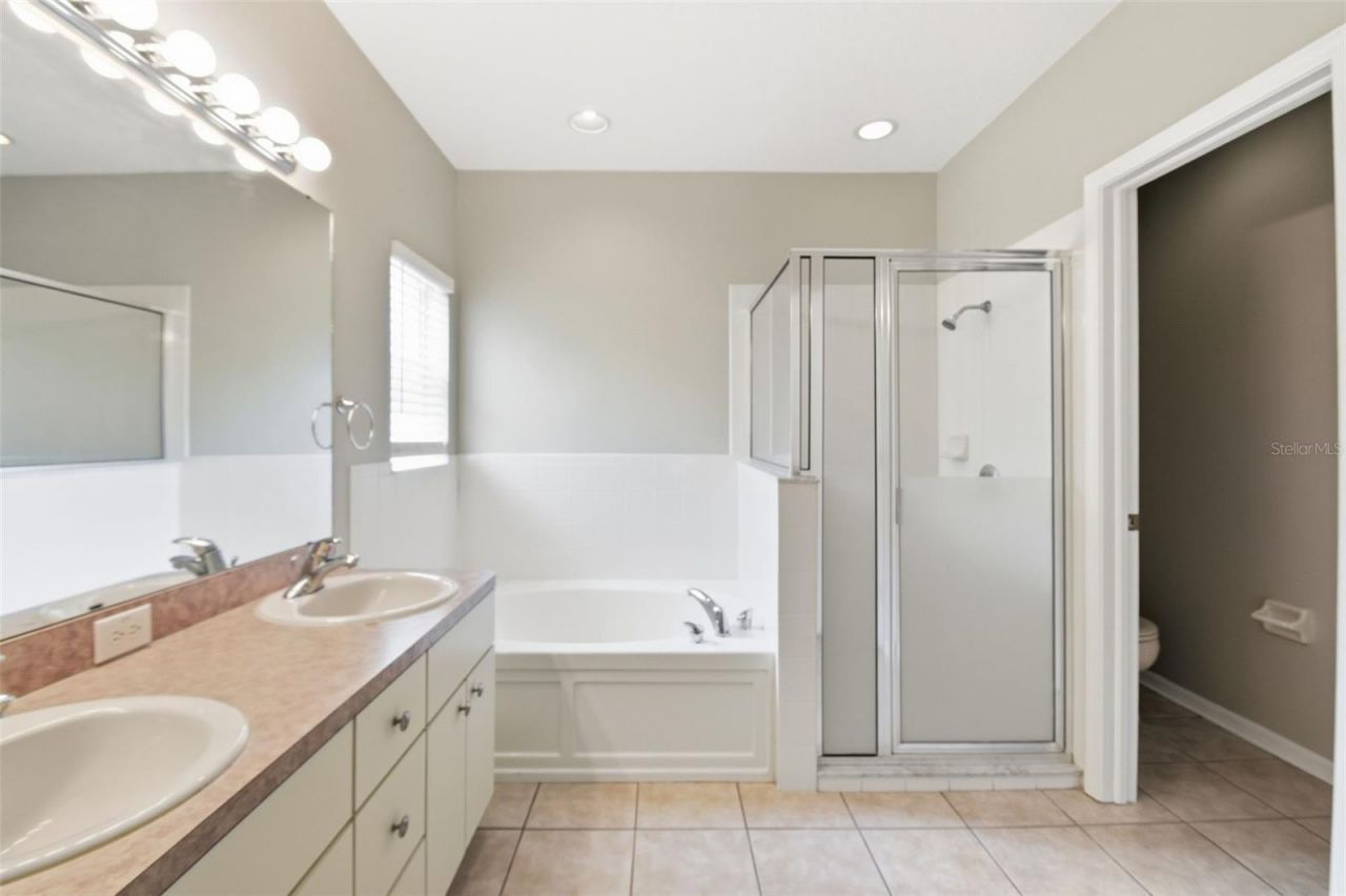 6409 Bridgecrest Drive , Lithia, FL 33547 Photo