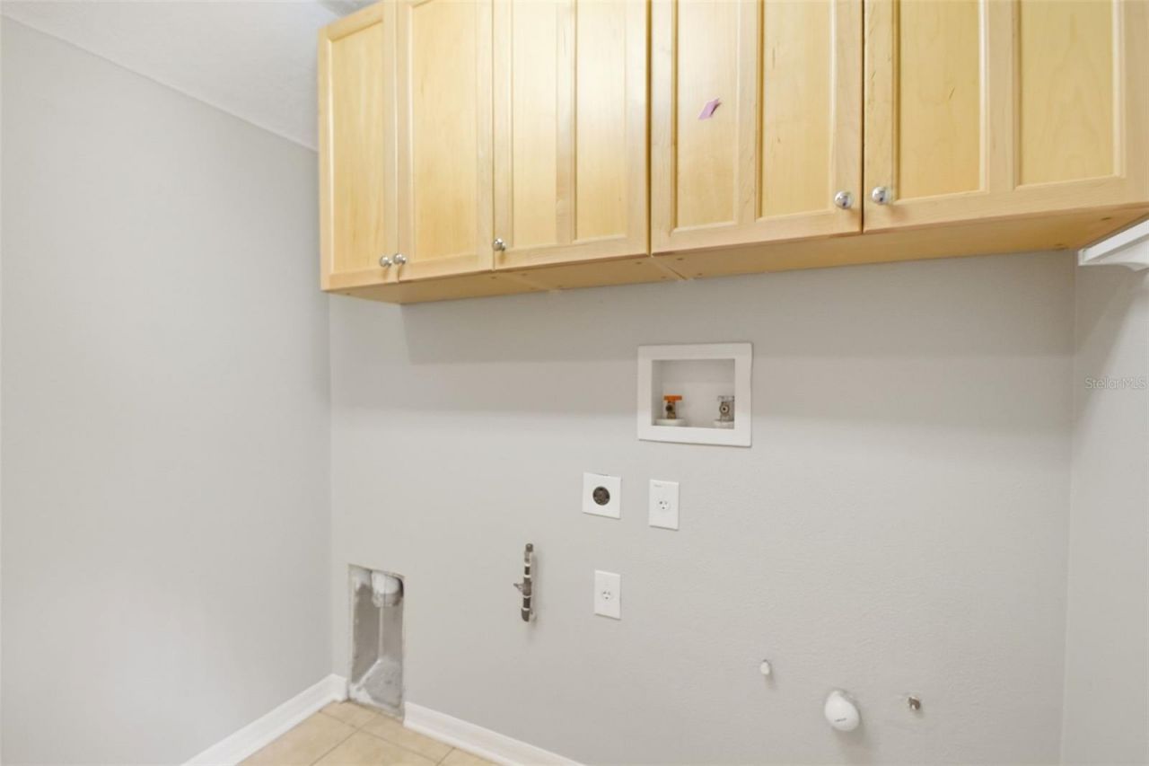 6409 Bridgecrest Drive , Lithia, FL 33547 Photo