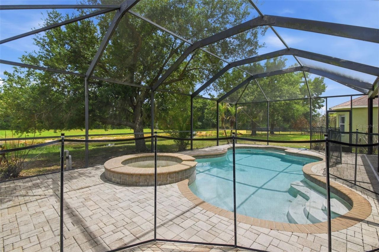 6409 Bridgecrest Drive , Lithia, FL 33547 Photo
