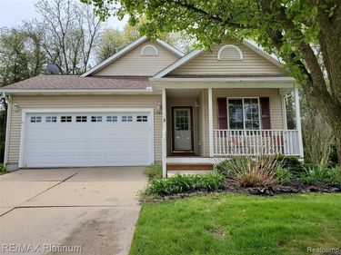 2285 Spartans Trail Trail NW , Hamburg Twp, MI 48169