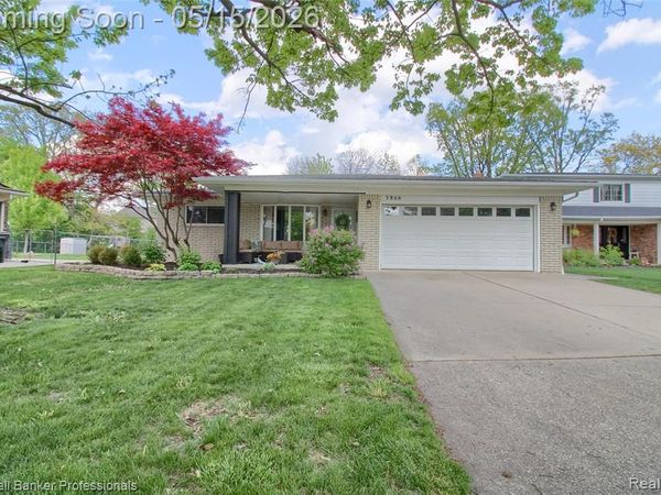 5866 Willow Creek Drive, CANTON, MI 48187