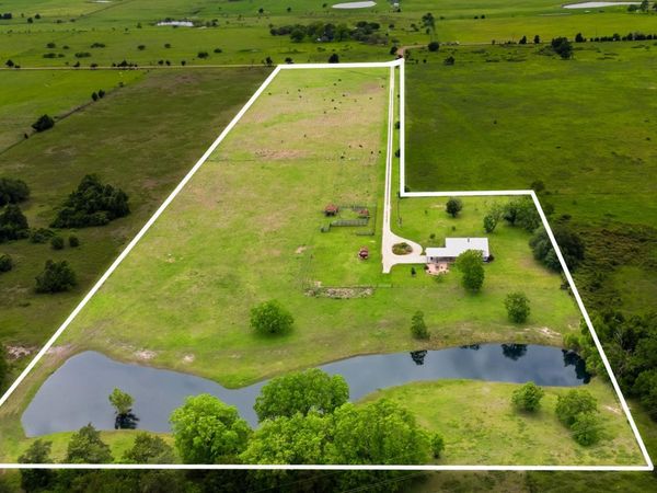 7835 Berger RD, Schulenburg, TX 78956