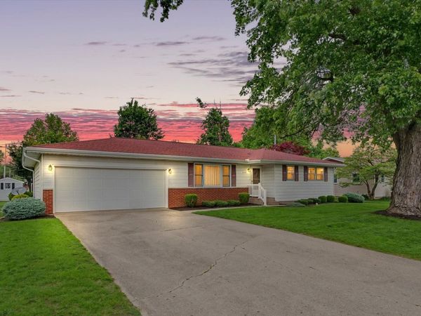 204 Douglas Drive , Tuscola, IL 61953