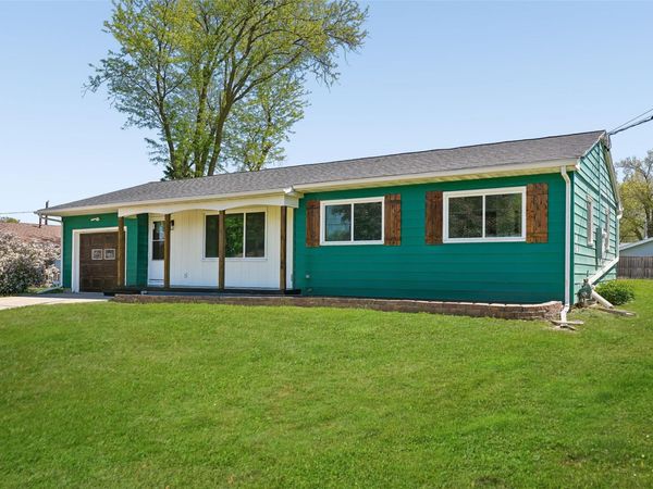 902 E 14th Street S, Newton, IA 50208