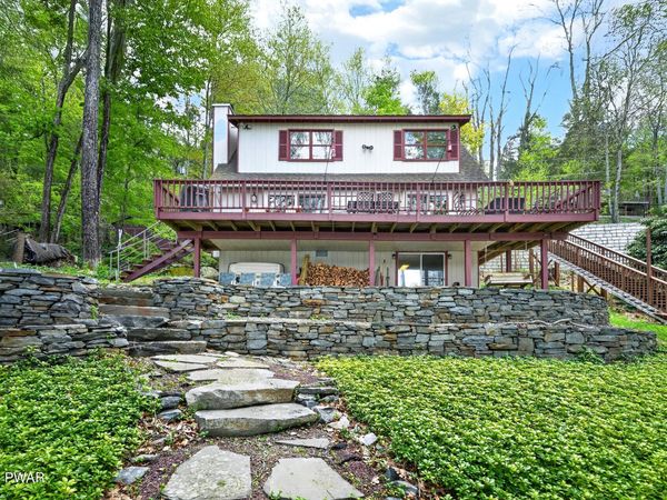 121 Big Woods II Road , Greentown, PA 18426