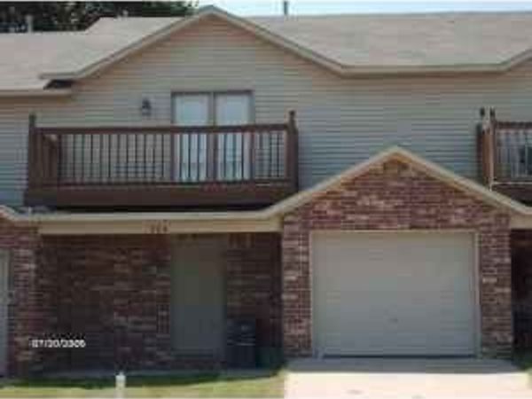 946 Peachtree Drive , Fayetteville, AR 72703