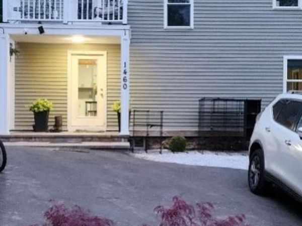 1460 Mount Carmel, Hamden, CT 06518