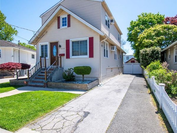 828 Jefferson Street , Baldwin, NY 11510