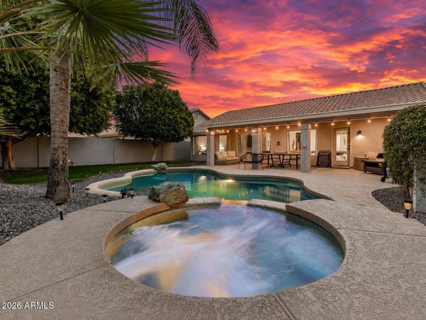 548 W MICHELLE Drive, Phoenix, AZ 85023