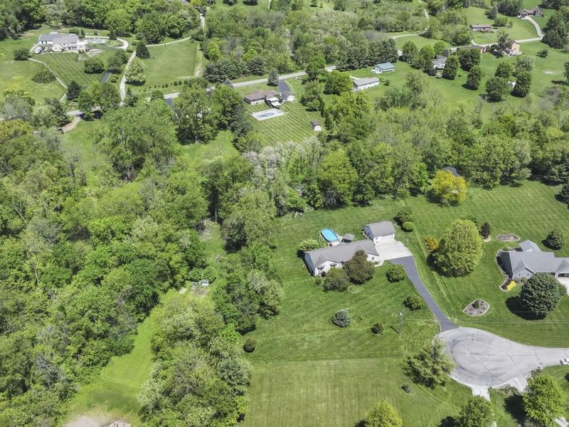 164 Canyon Villa Drive, Hebron, OH 43025 Photo 2
