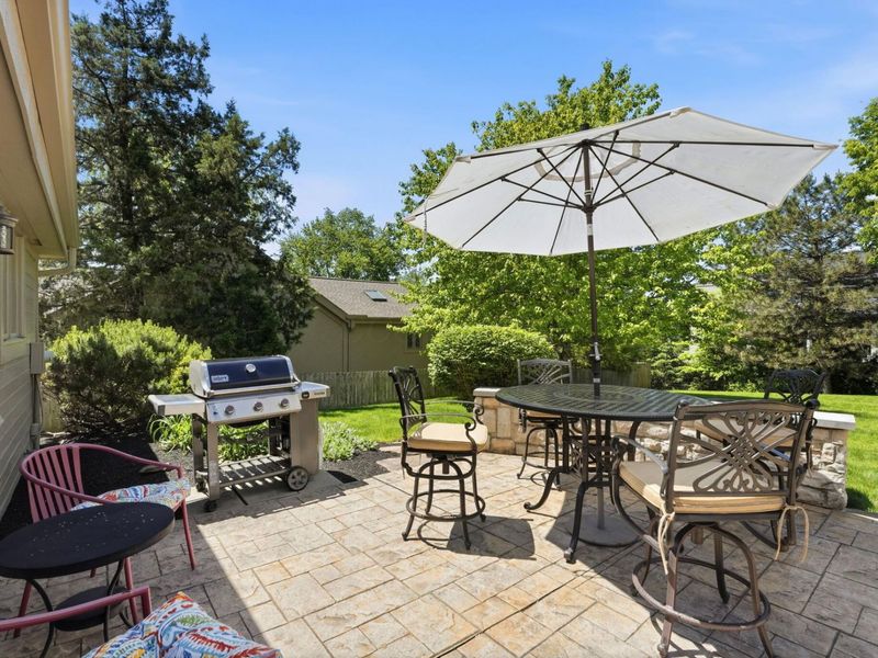4605 Lanercost Way, Columbus, OH 43220 Photo 12