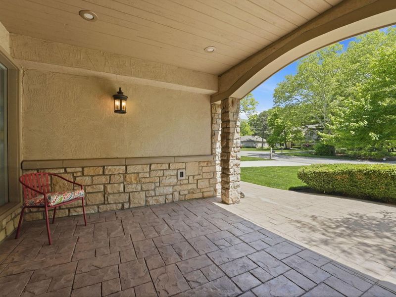 4605 Lanercost Way, Columbus, OH 43220 Photo 4