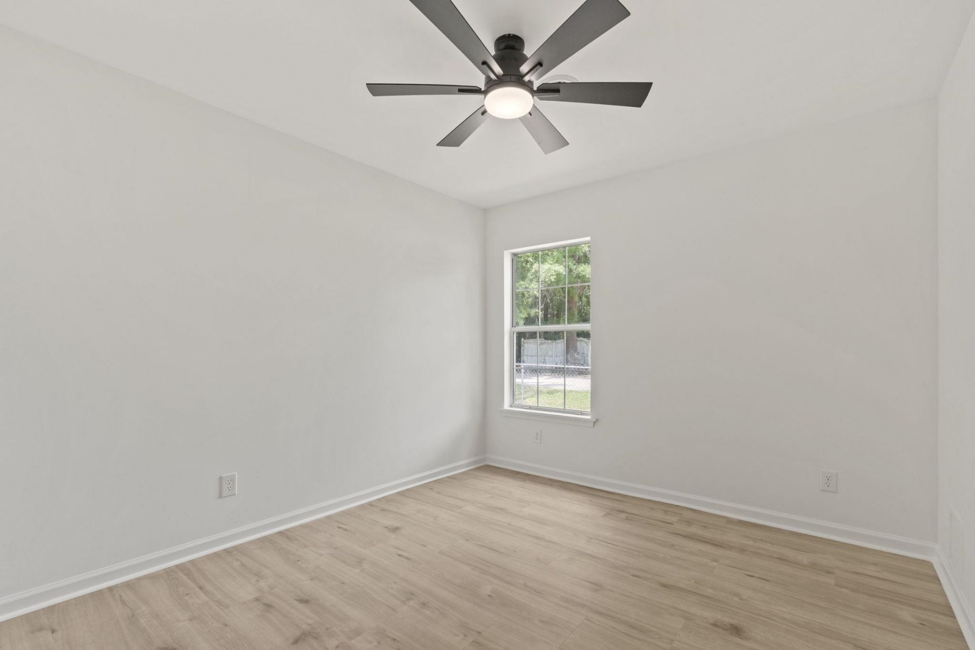 2847 Temperance Dr. Photo 33
