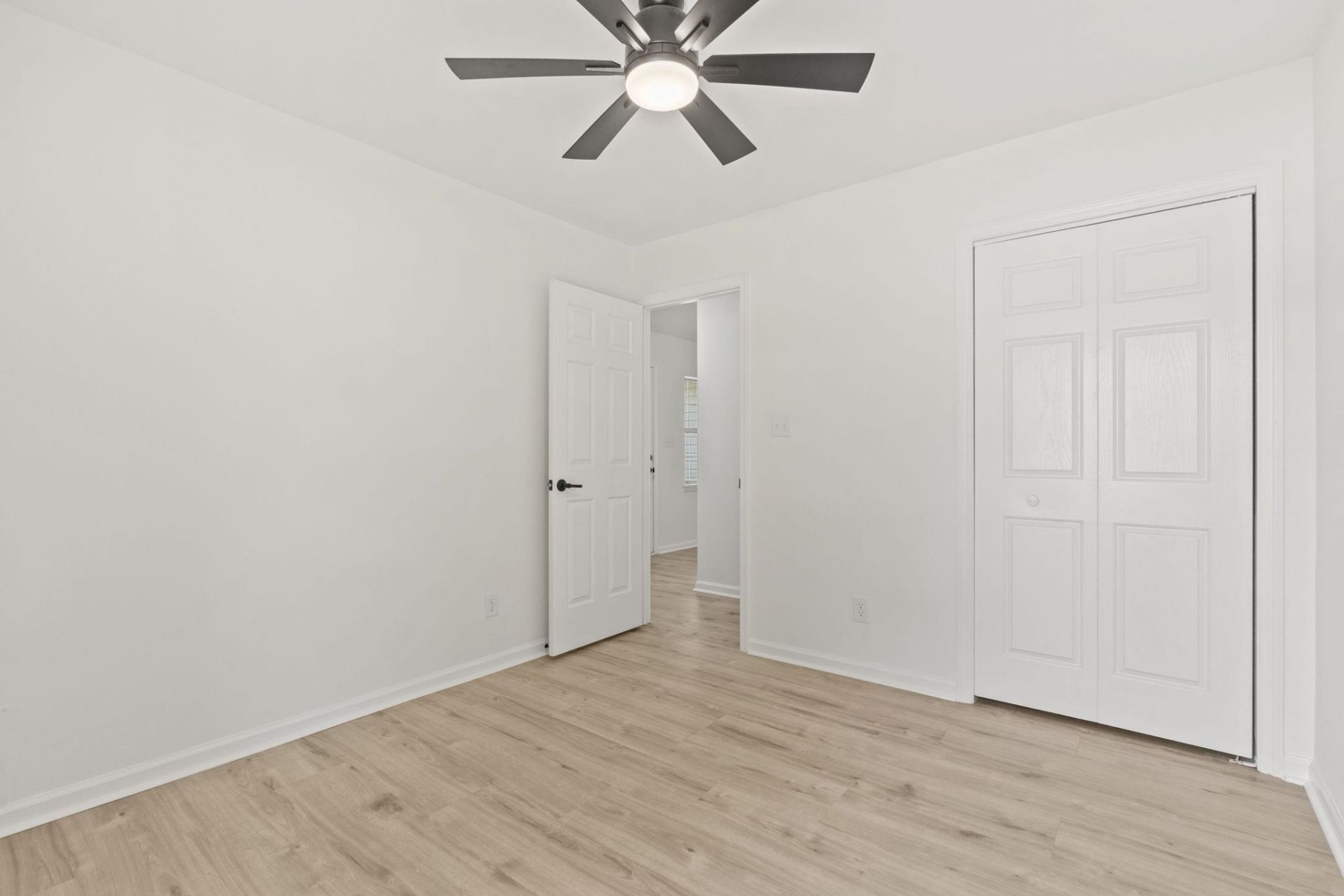 2847 Temperance Dr. Photo 34