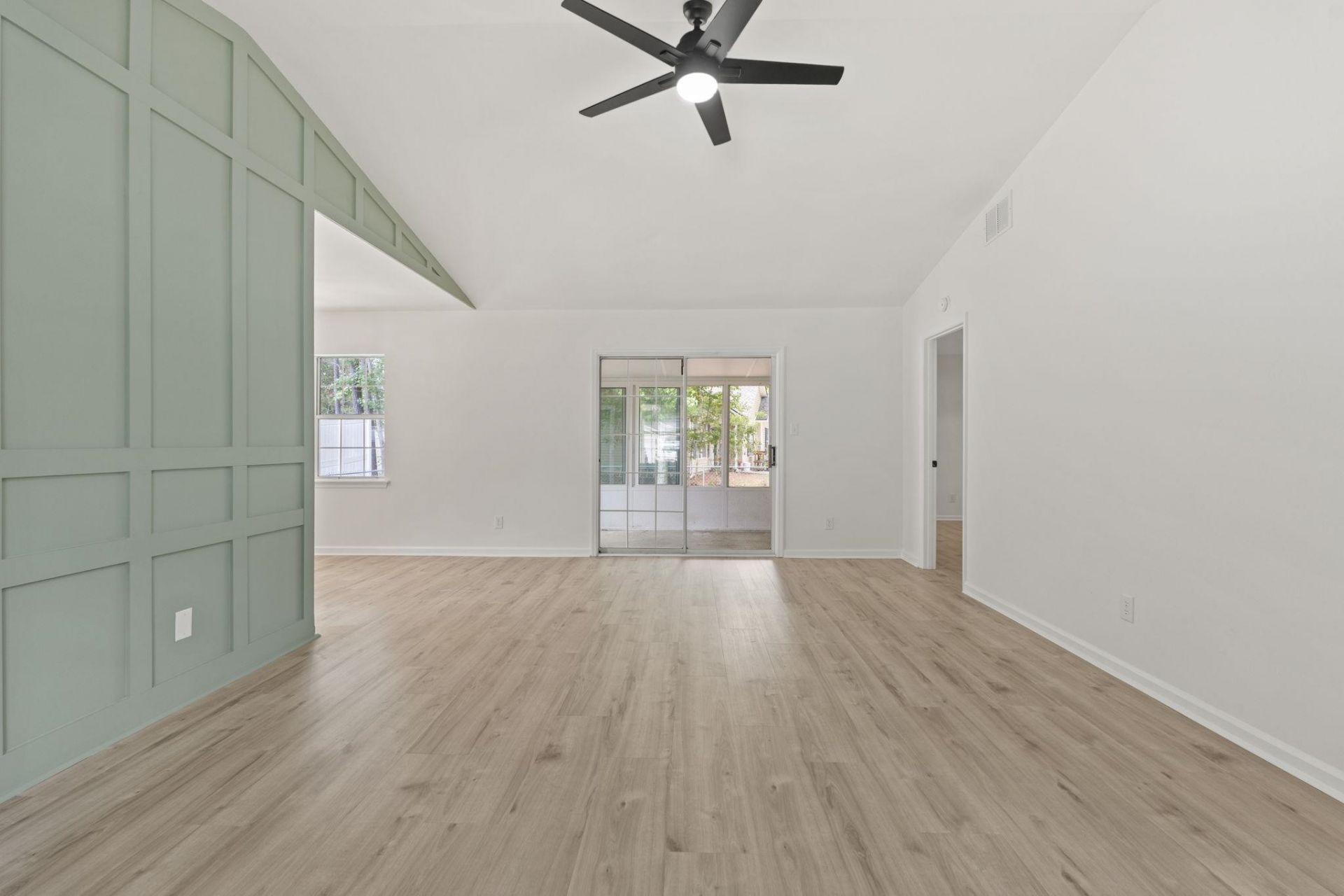 2847 Temperance Dr. Photo 4