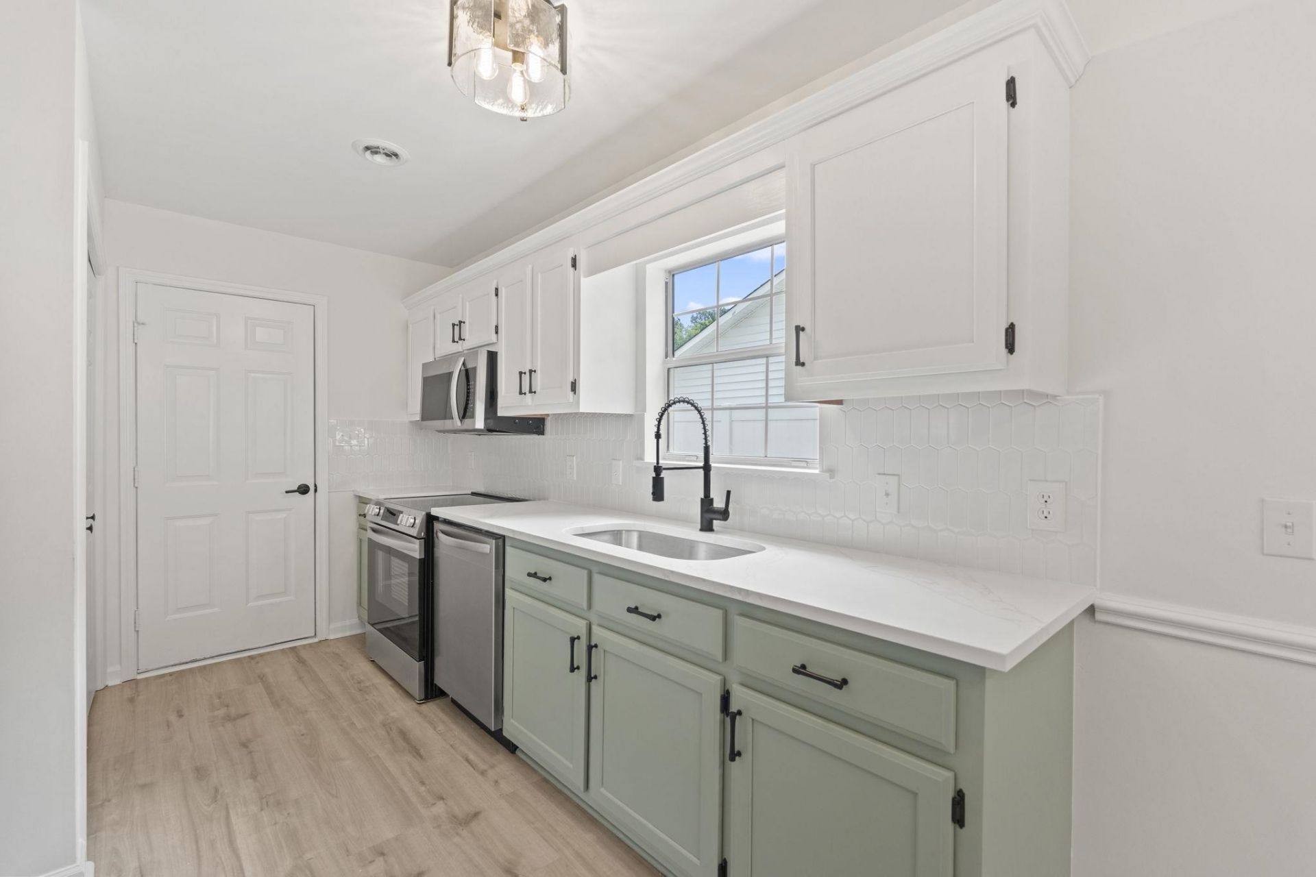 2847 Temperance Dr. Photo 8