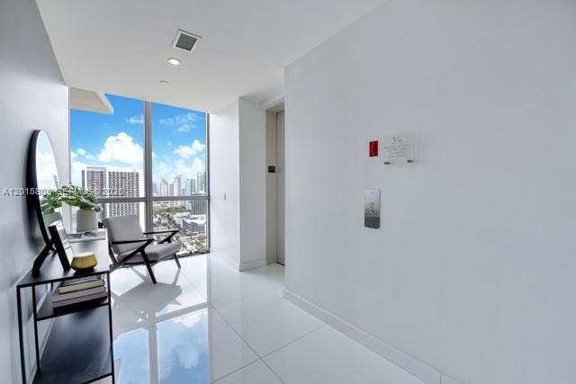 1100 Biscayne Blvd , Unit 3205, Miami, FL 33132 Photo